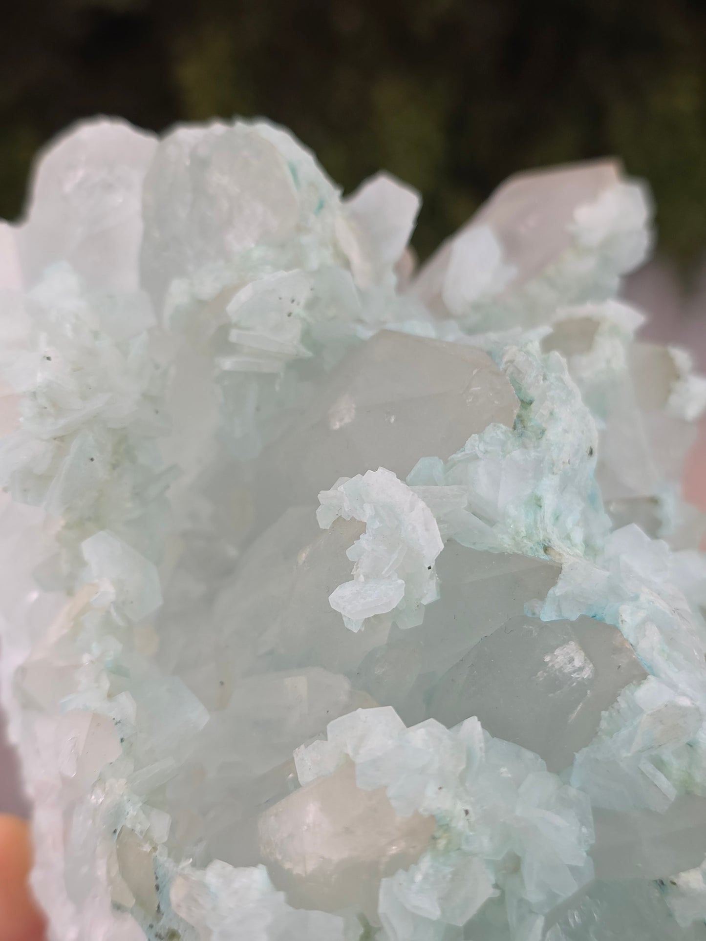 Quartz with Calcite and blue Aurichalcite