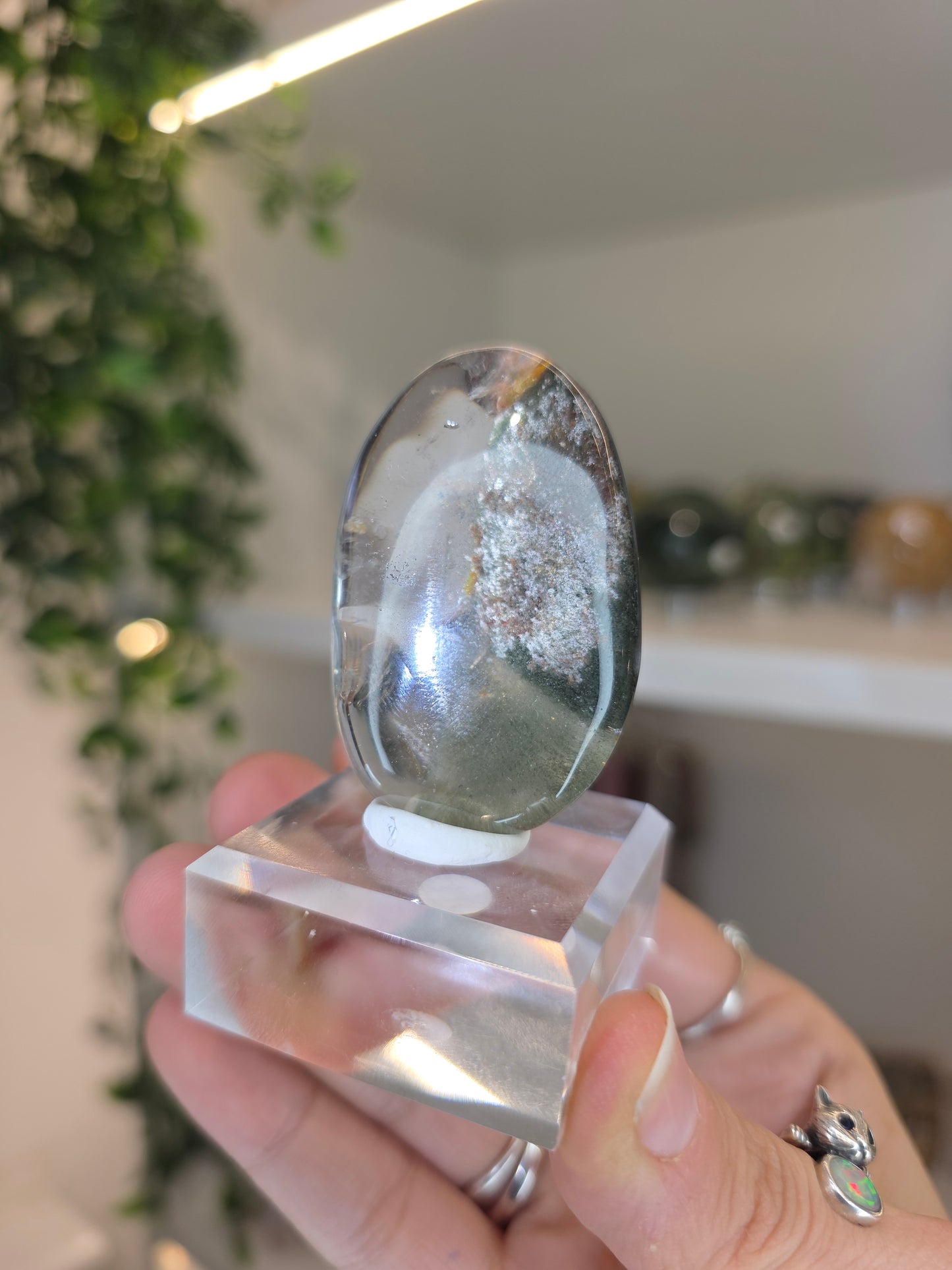 Garden Quartz Freeform on Plinth A