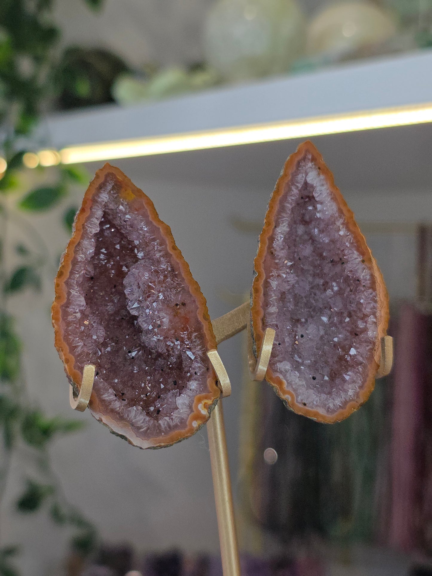 Zhanguo Agate Geodes on Butterfly Stand from Hebei, China A
