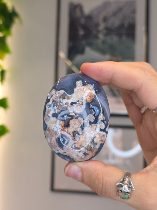 Blue Flower Agate Palm Stones