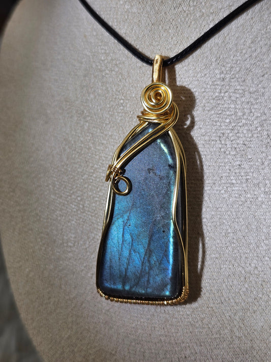 Labradorite pendant wrapped in gold plated wire - MAS0758