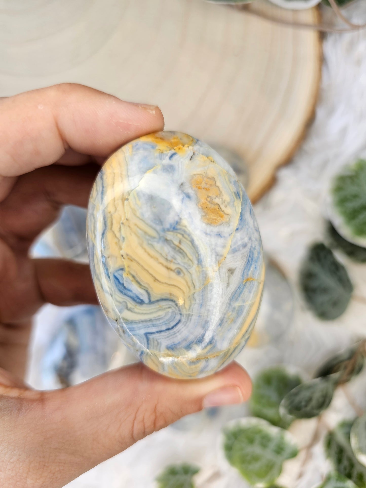 Scheelite Palm Stone - MAS0586