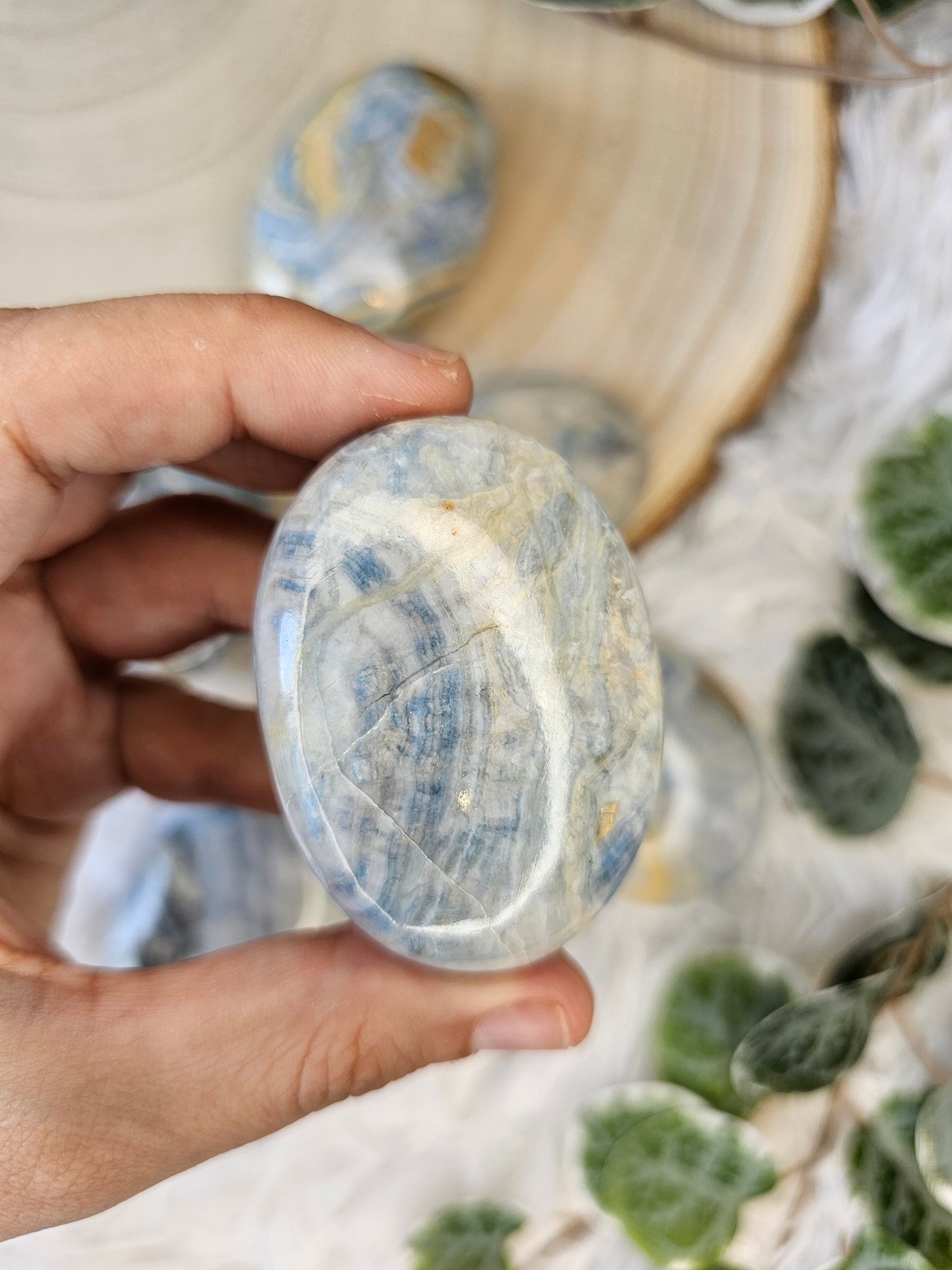 Scheelite Palm Stone - MAS0586