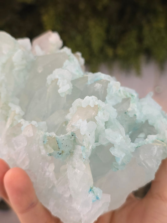 Quartz with Calcite and blue Aurichalcite