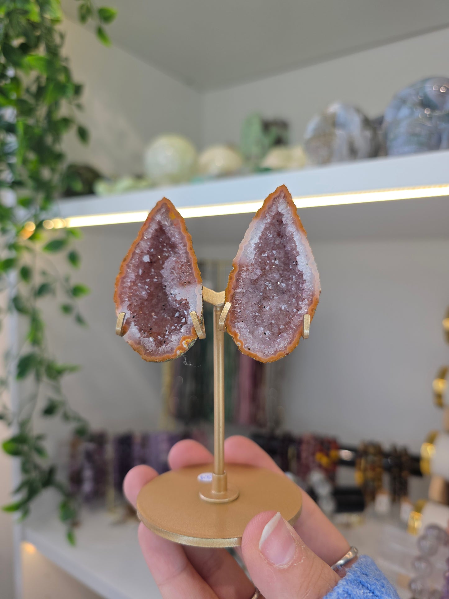 Zhanguo Agate Geodes on Butterfly Stand from Hebei, China A