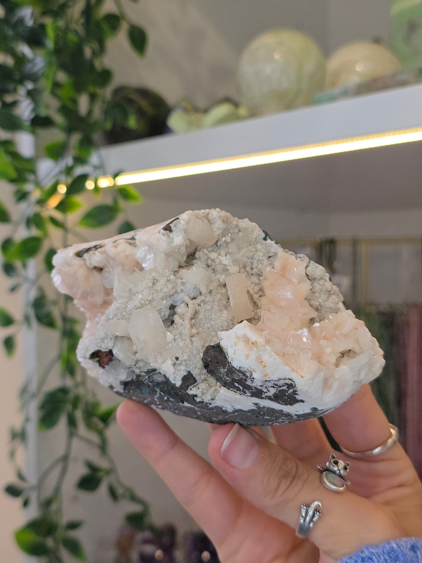 Pink Heulandite with Stilbite on Basalt Matrix from Mumbai, Maharashtra, India - X