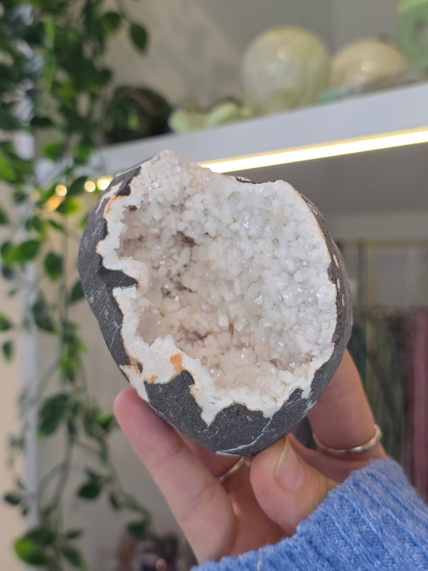 Pink Heulandite with Stilbite on Basalt Matrix from Mumbai, Maharashtra, India - Z