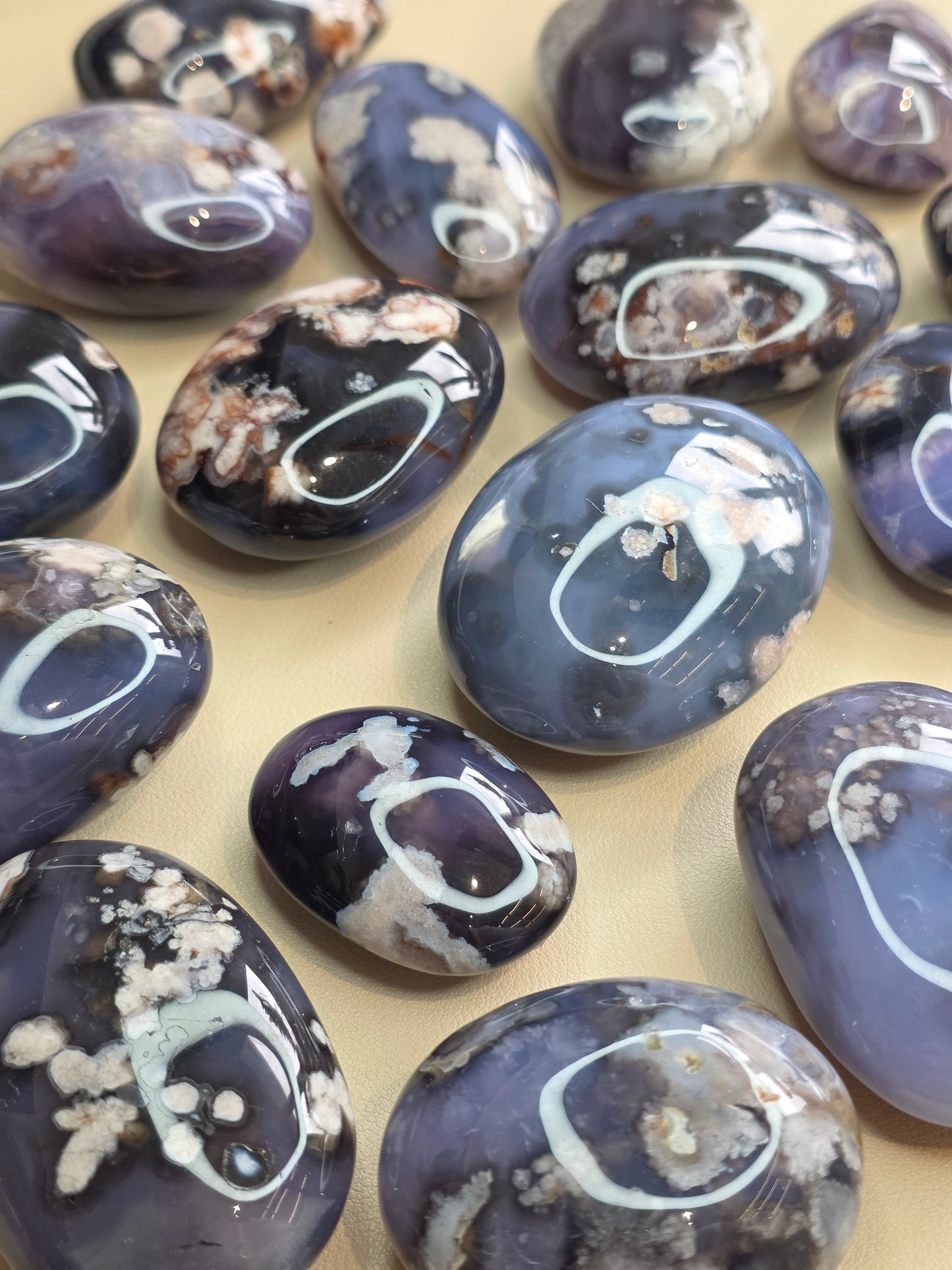 Blue Flower Agate Palm Stones