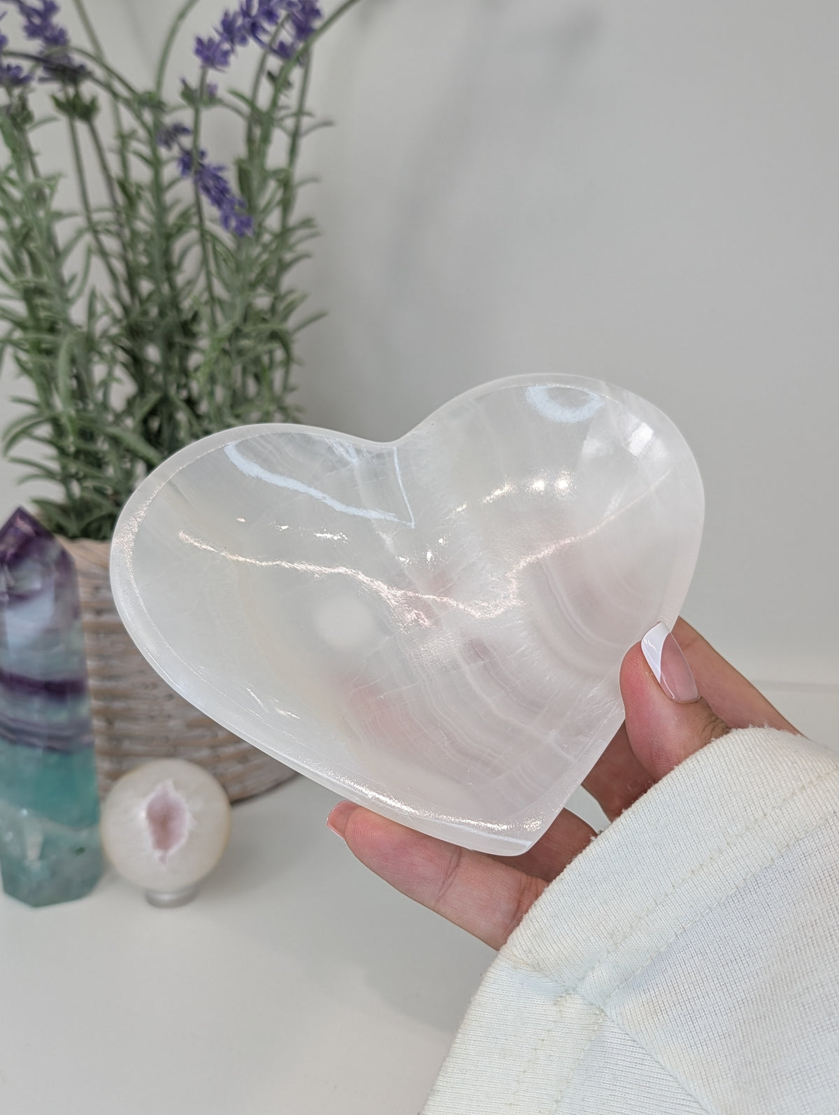 Mexican Banded White Onyx Calcite Heart Bowl