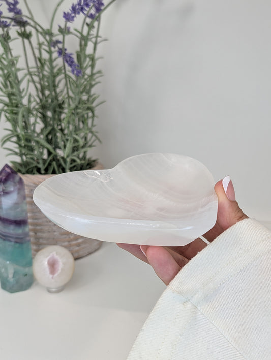 Mexican Banded White Onyx Calcite Heart Bowl