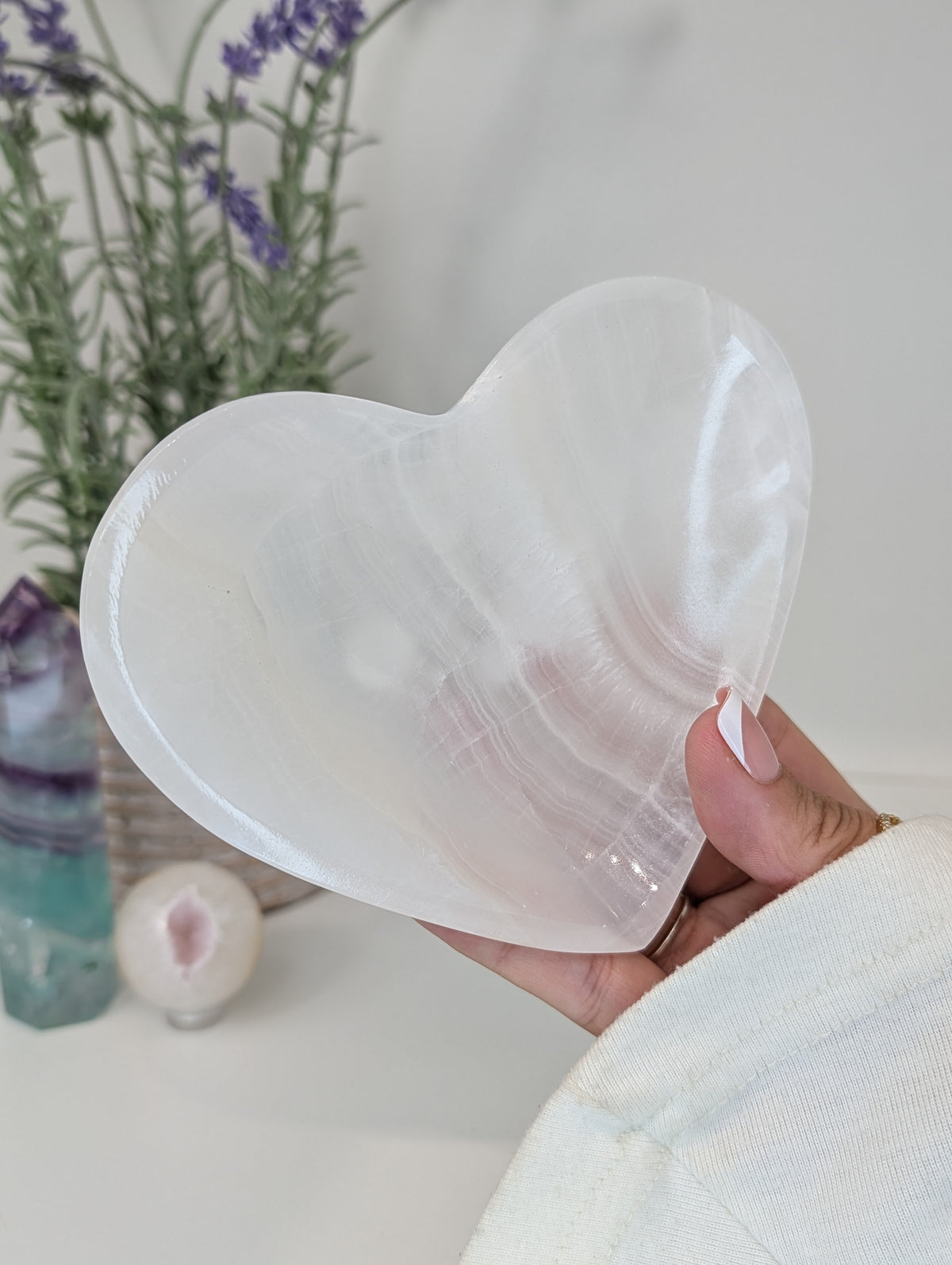 Mexican Banded White Onyx Calcite Heart Bowl