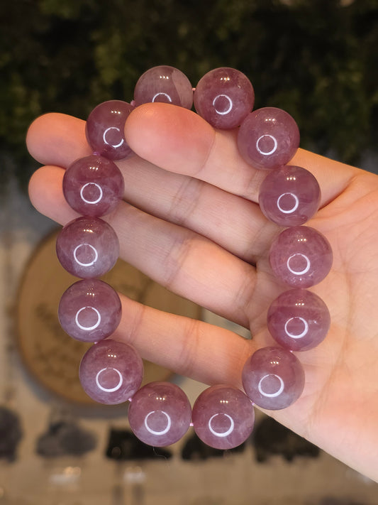 Star Line Lavender Quartz 16mm Bracelet