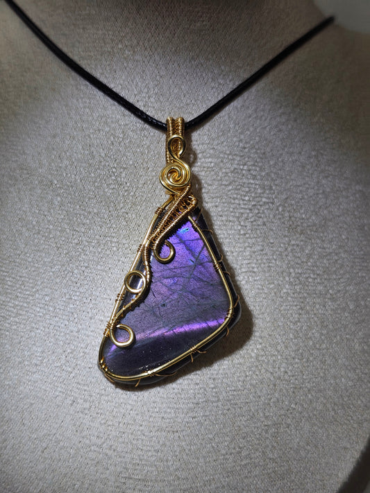 Labradorite pendant wrapped in gold plated wire - MAS0761