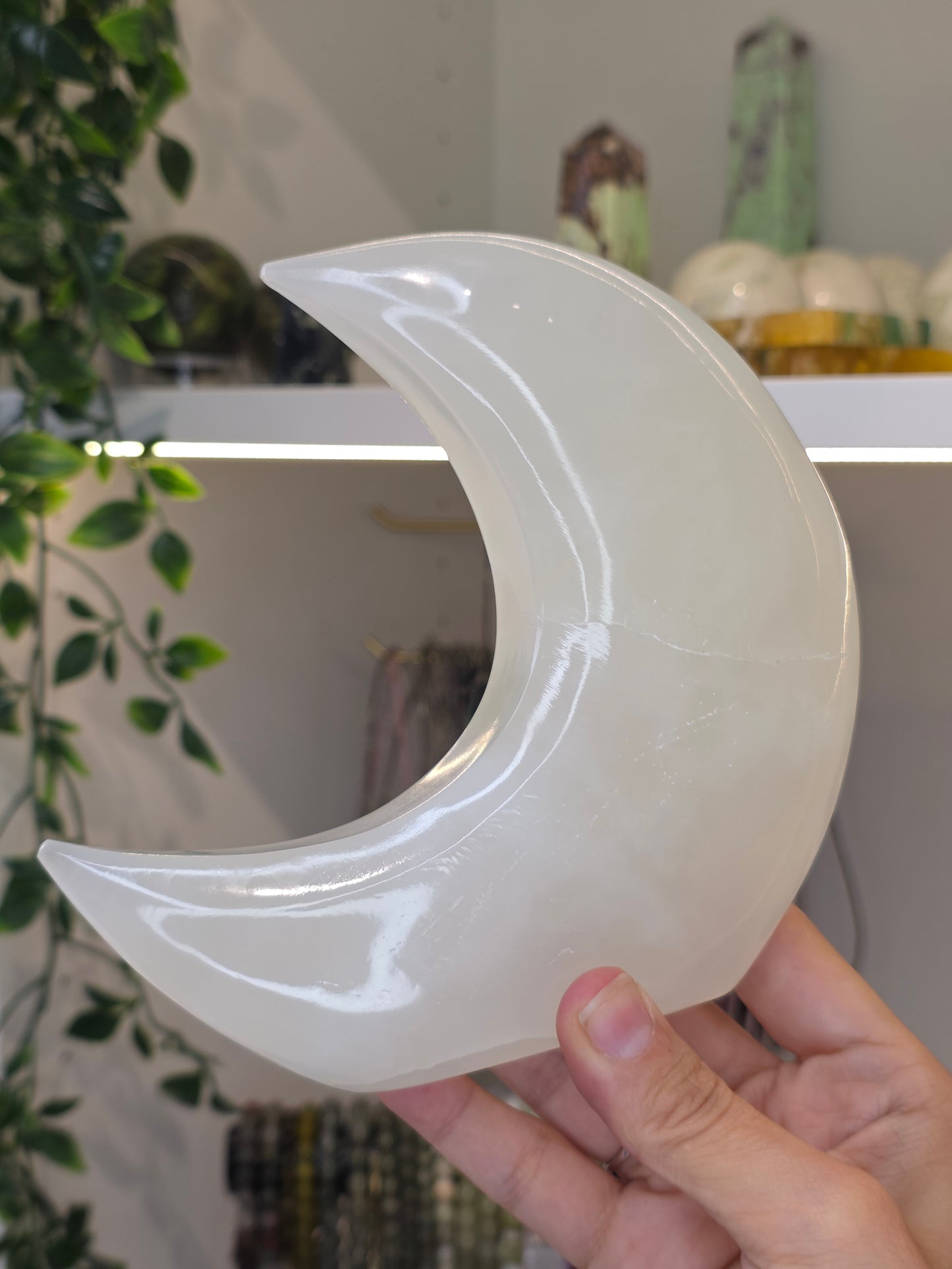 Mexican Onyx Freestanding Moon - White Calcite - C