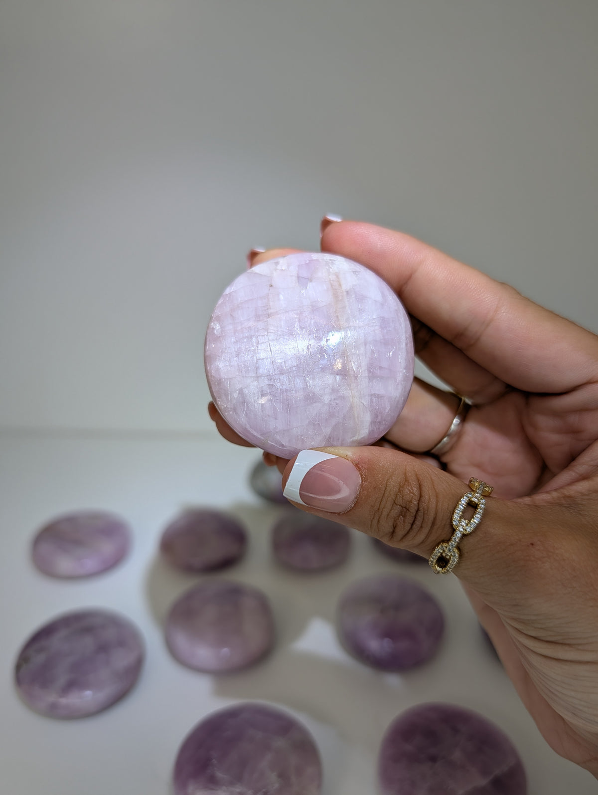 Pakistan Kunzite Round Palm Stones