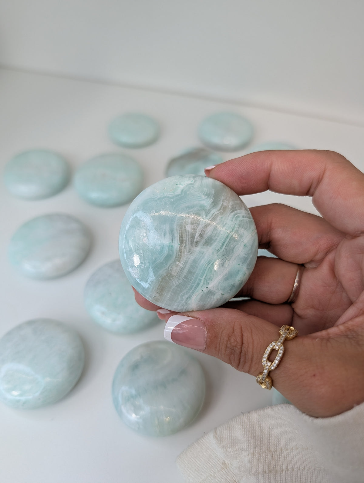Intuitively Chosen Pastel Colour Pakistan Caribbean Calcite Round Palm Stones