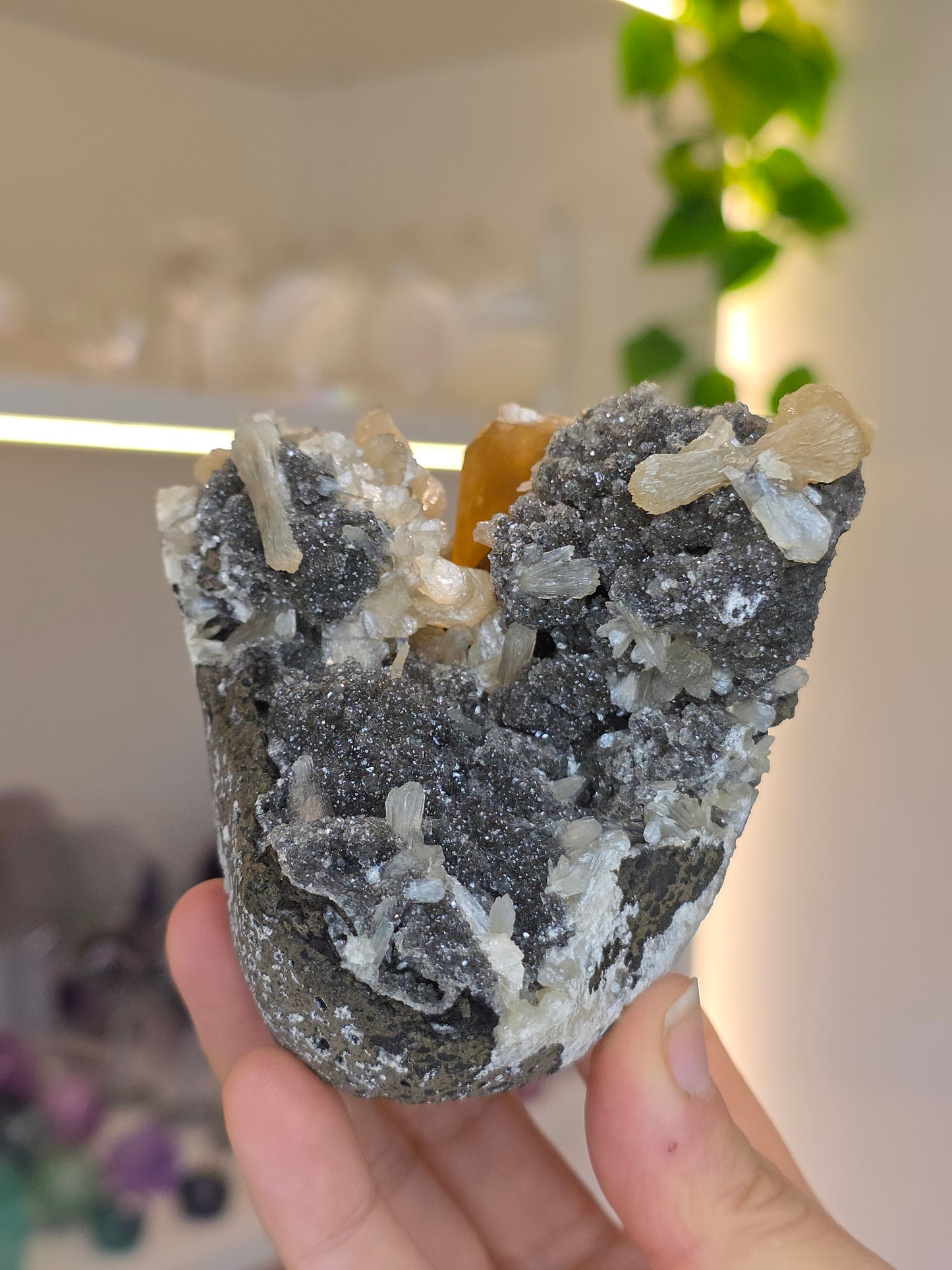 Honey Calcite on Black Chalcedony with Stilbite (Q) from Madhya Pradesh India