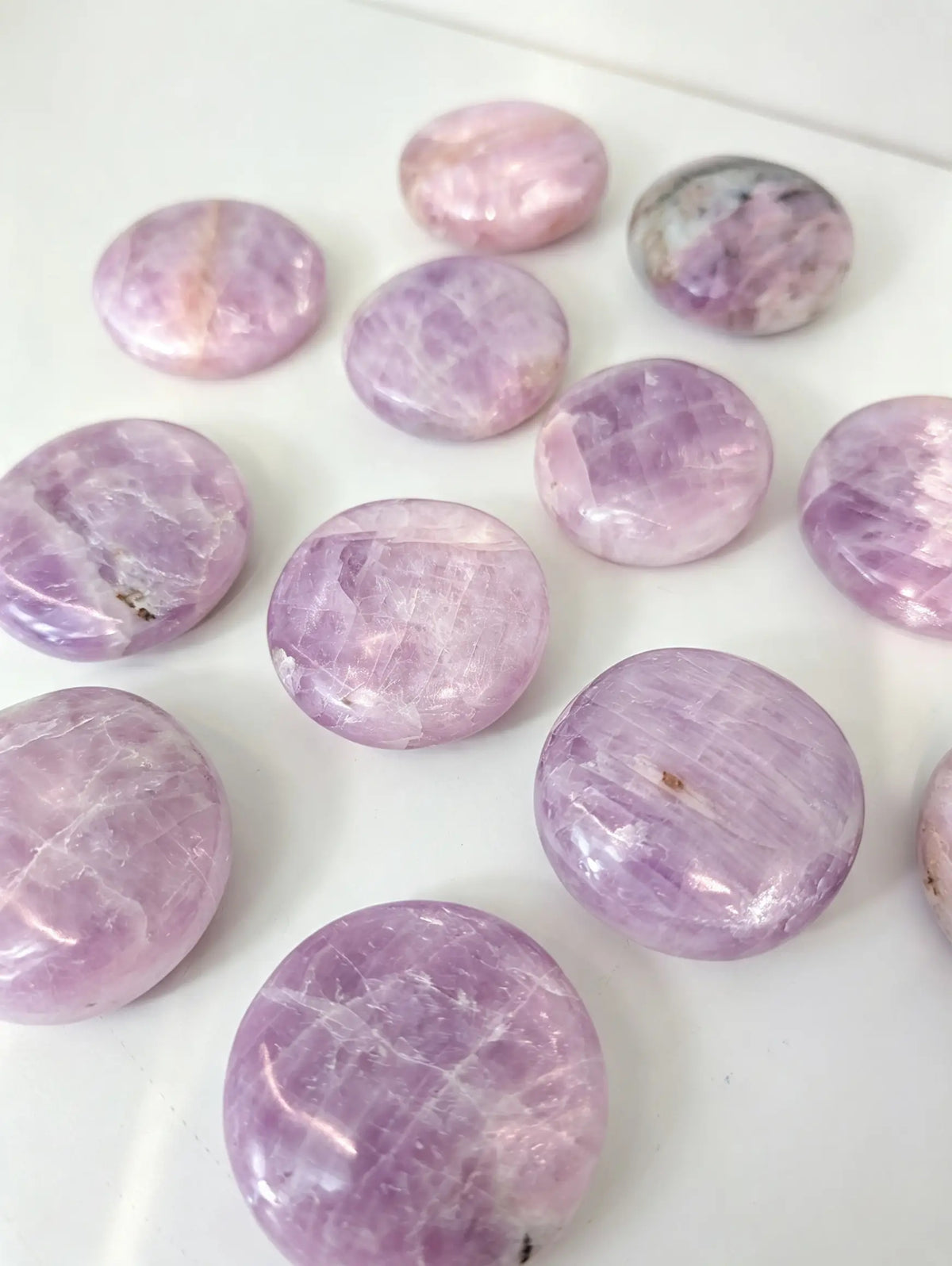 Pakistan Kunzite Round Palm Stones