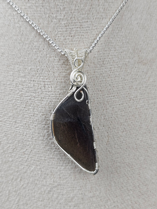 Labradorite pendant wrapped in silver plated wire - MAS0757