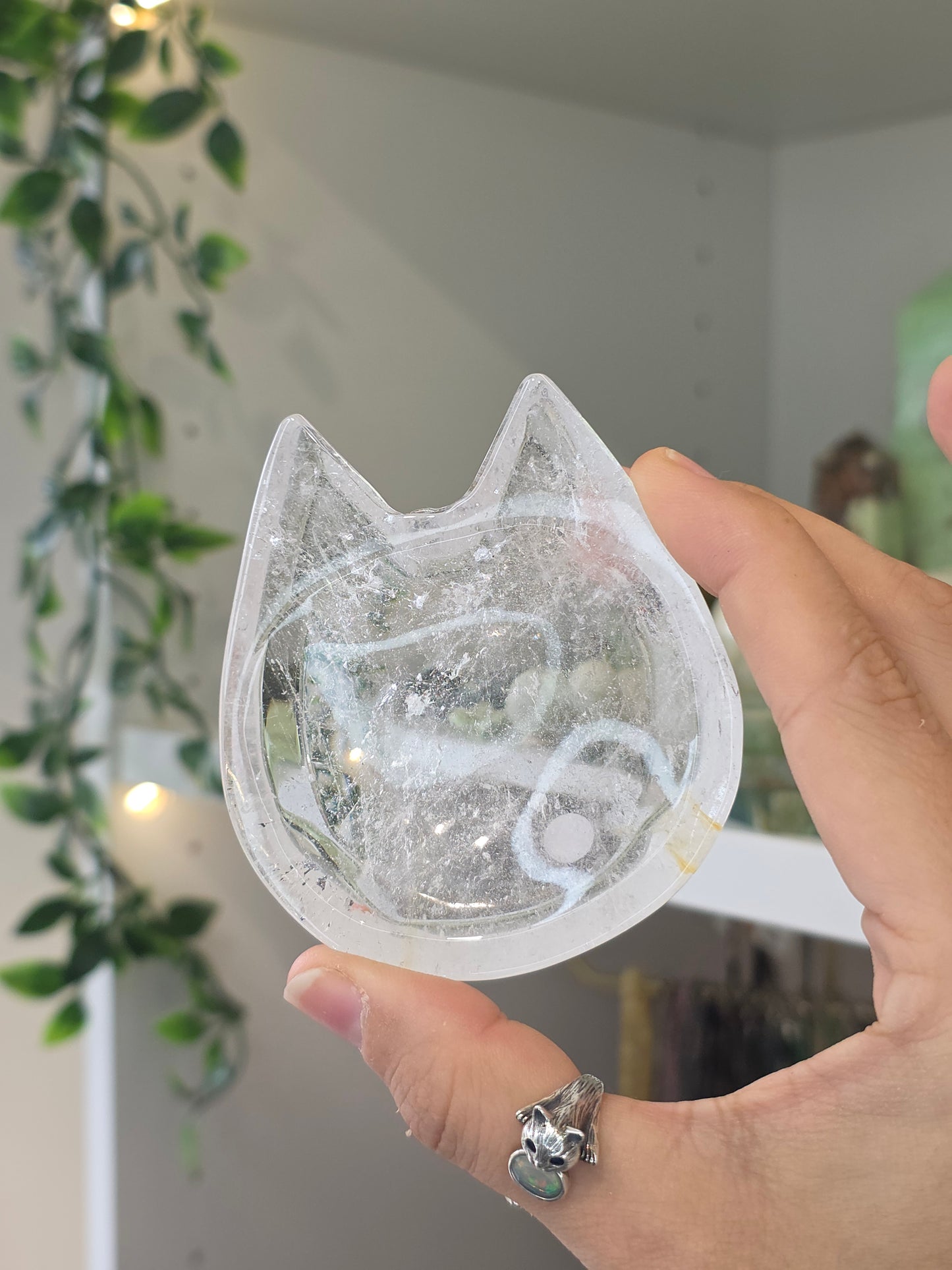 Himalayan Quartz Cat Bowl E