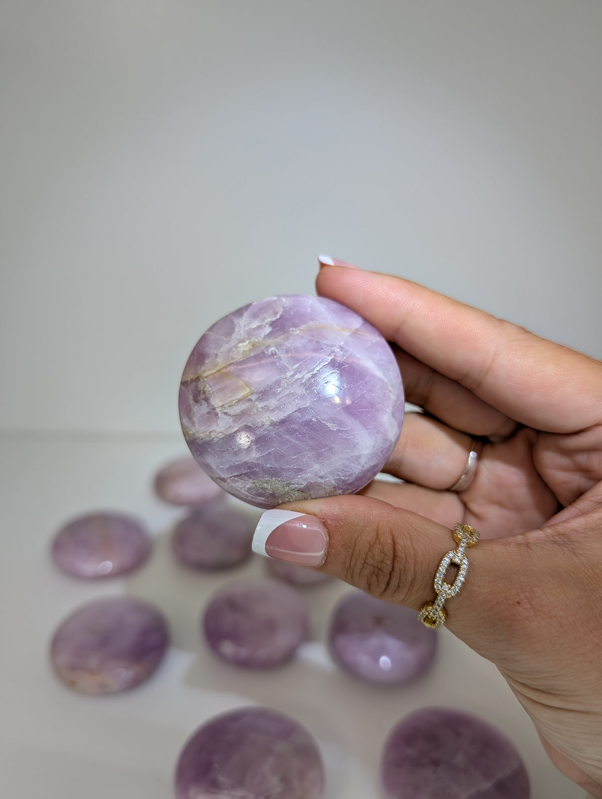 Pakistan Kunzite Round Palm Stones