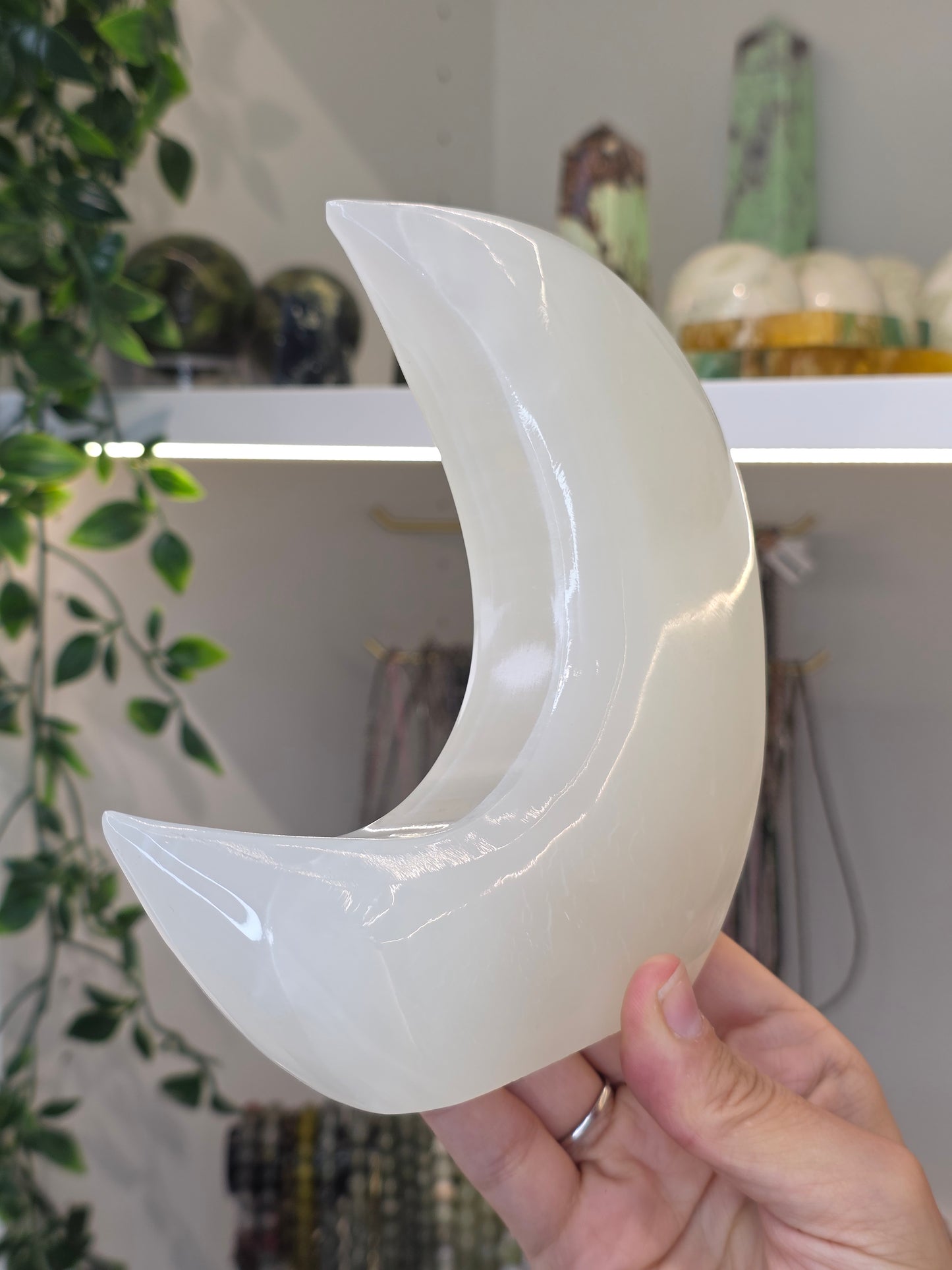 Mexican Onyx Freestanding Moon - White Calcite - D