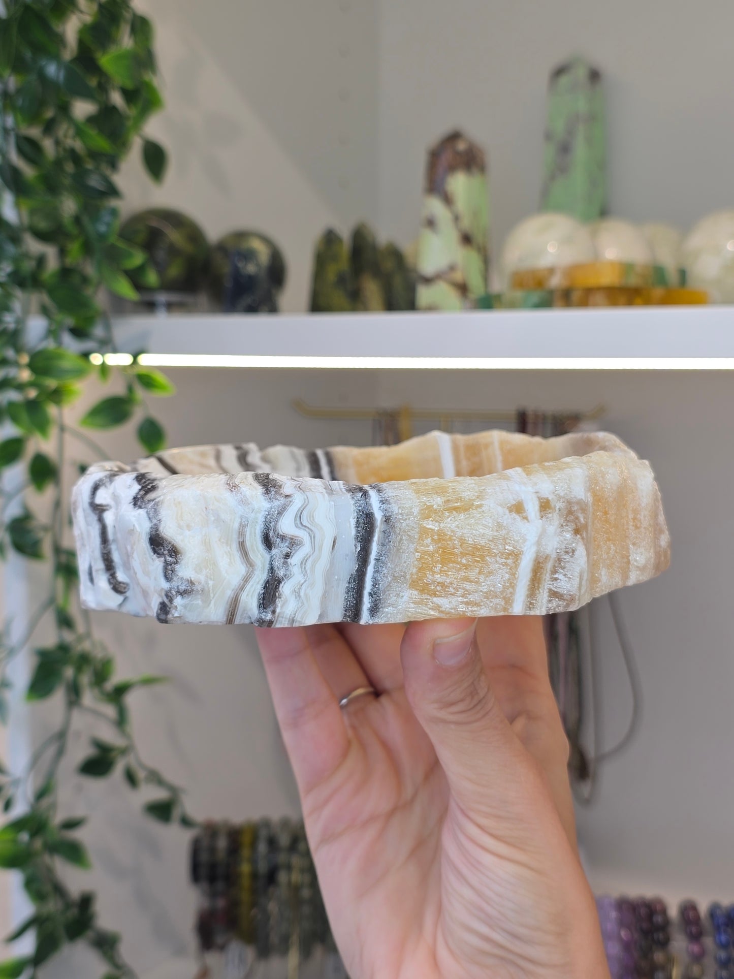 Raw Chunky Mexican Onyx Bowl - Yellow Zebra Calcite - D