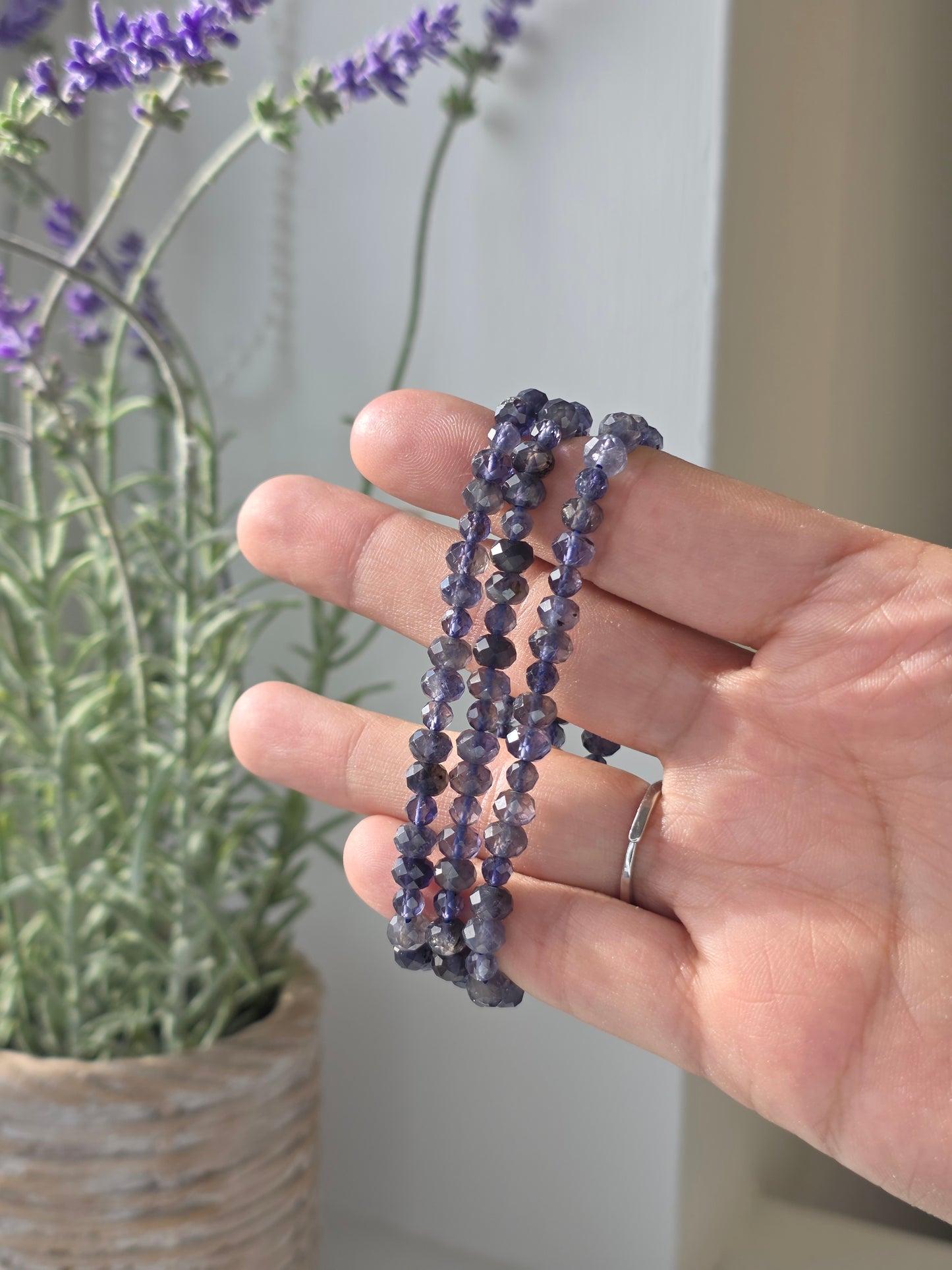 Iolite - Cubic Facetted Bracelet 5mm