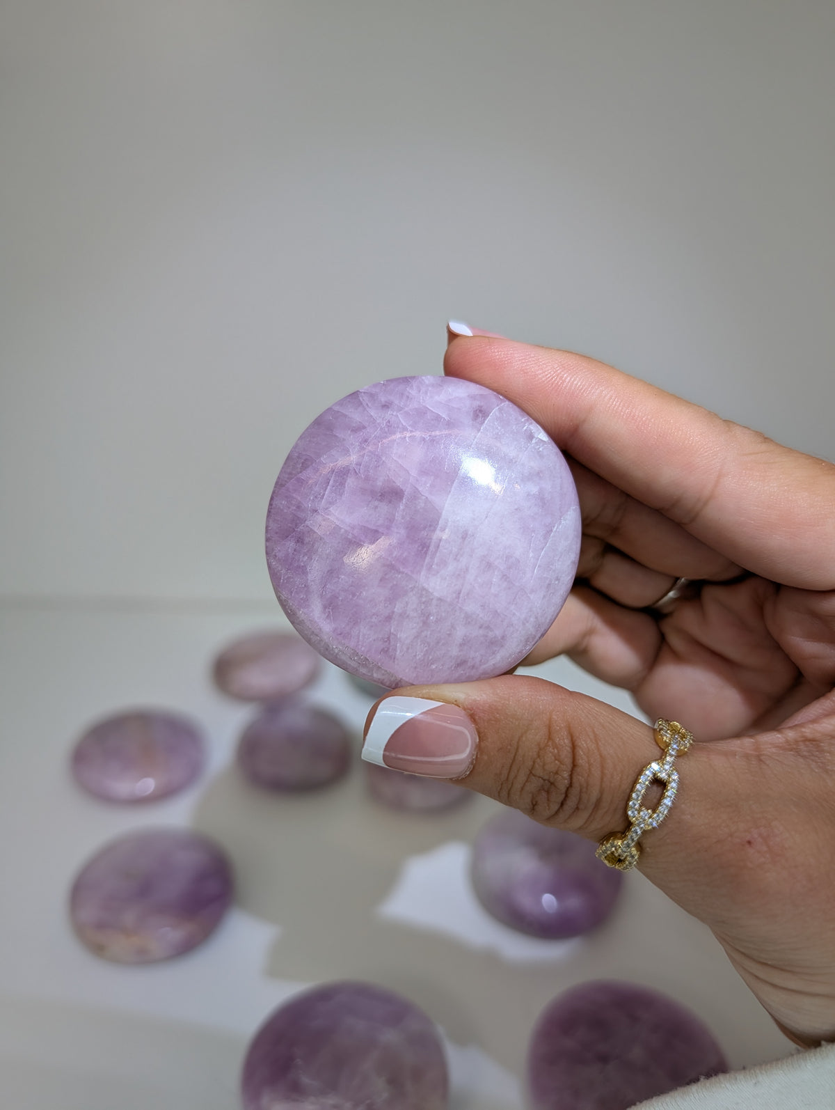 Pakistan Kunzite Round Palm Stones