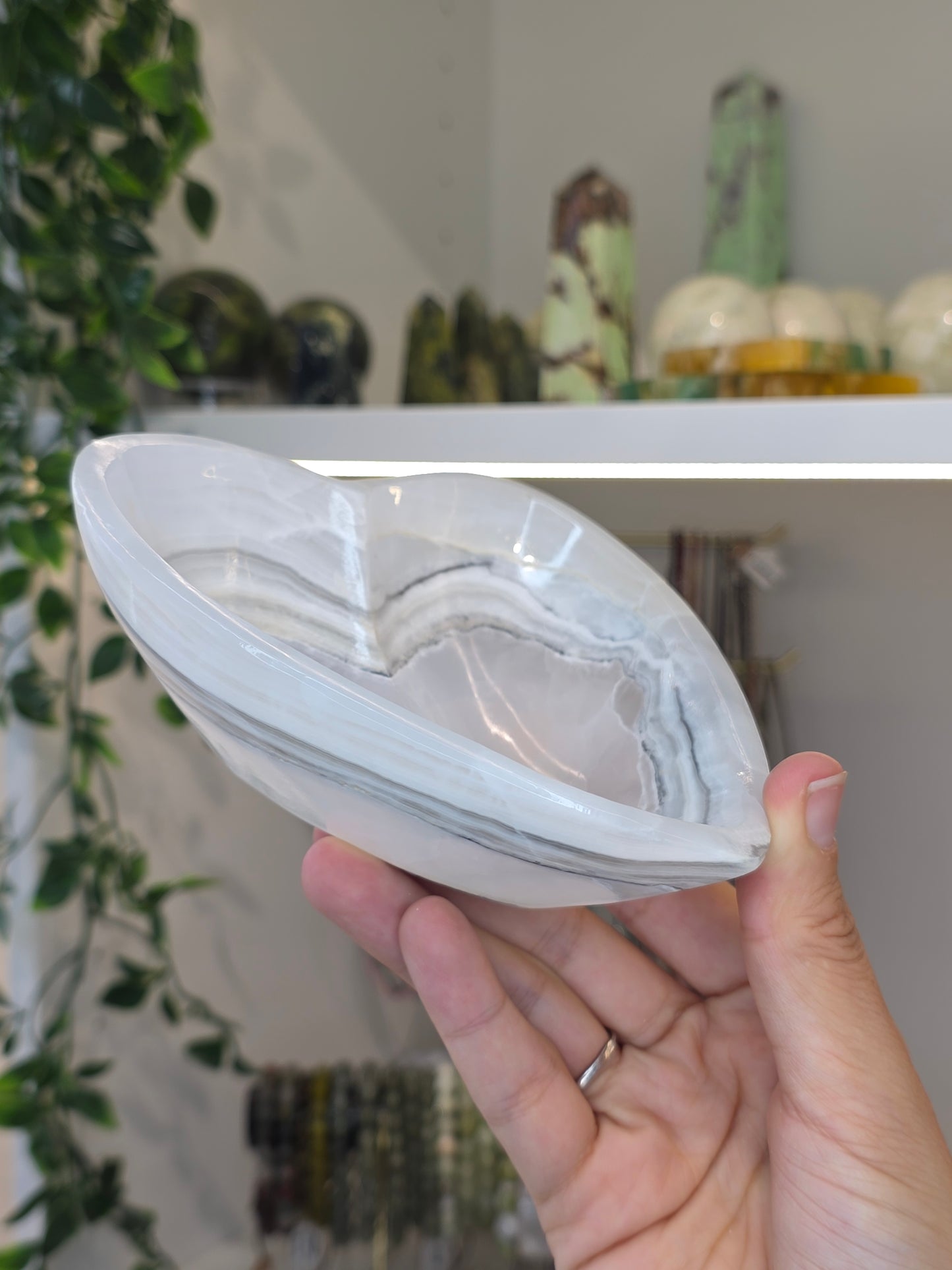 Mexican Onyx Heart Shape Bowl - White Calcite - C