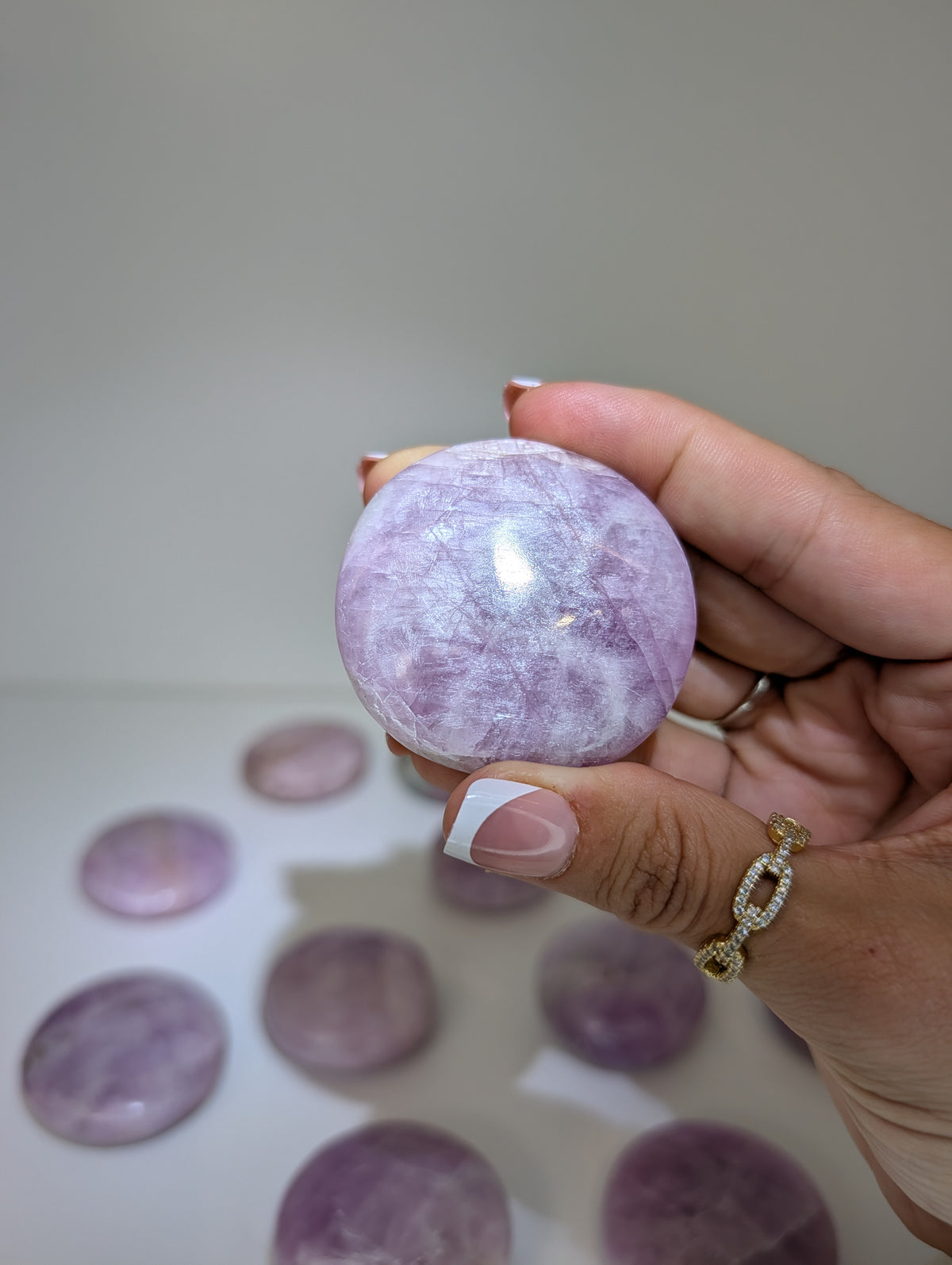 Pakistan Kunzite Round Palm Stones