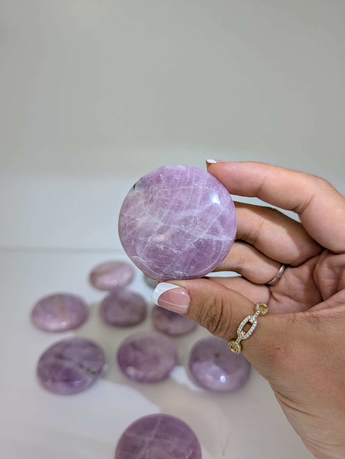 Pakistan Kunzite Round Palm Stones