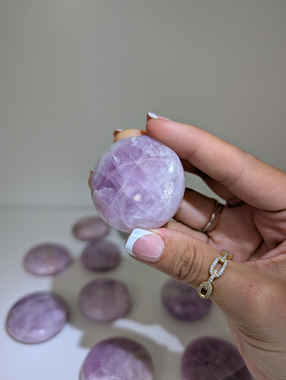 Pakistan Kunzite Round Palm Stones