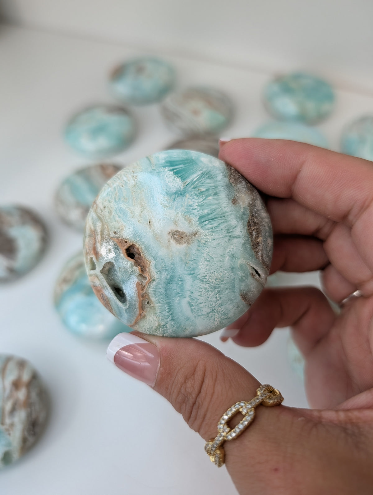 Pakistan Caribbean Calcite Round Palm Stones