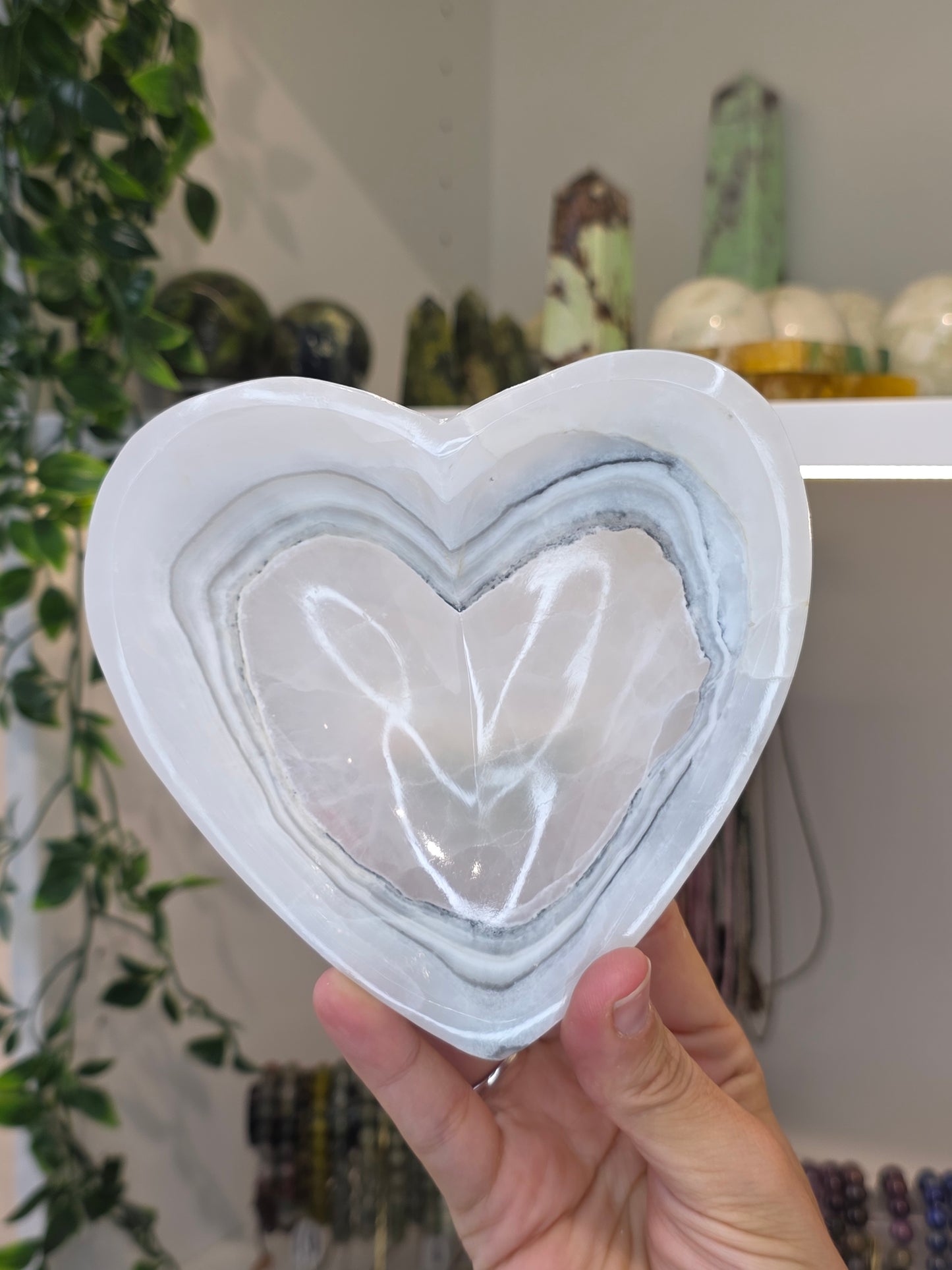 Mexican Onyx Heart Shape Bowl - White Calcite - C