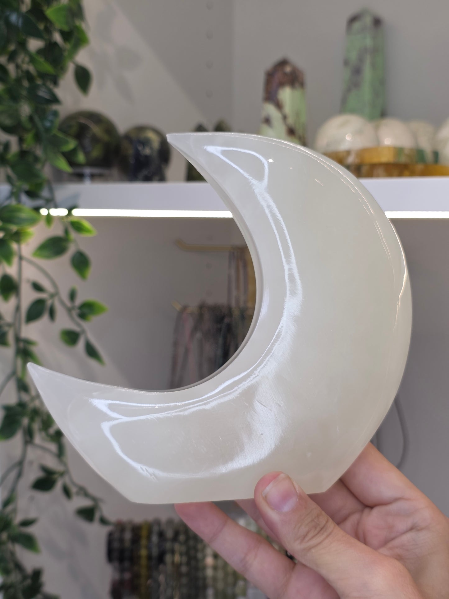 Mexican Onyx Freestanding Moon - White Calcite - D