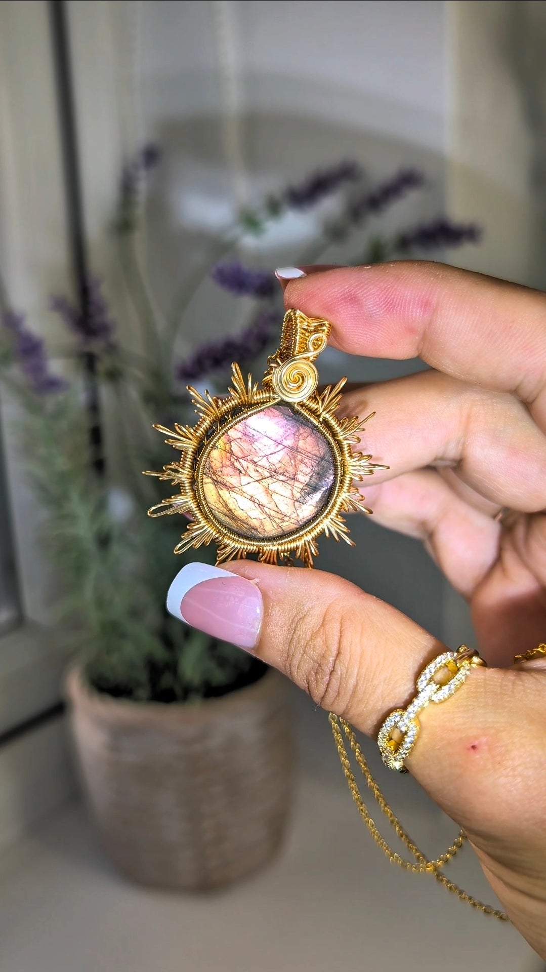 Hand Woven Gold Labradorite Sun Necklace with S925 Silver Chain -  Gold Flash