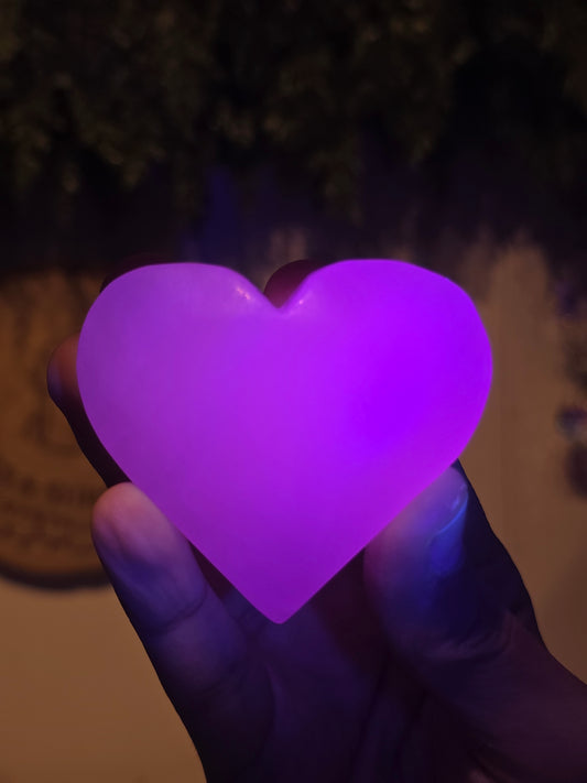 UV Reactive Mongano Calcite Heart